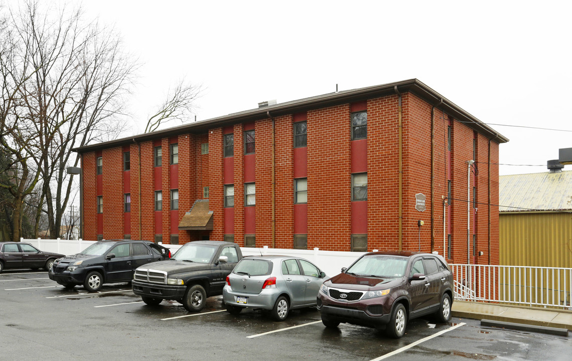 Gordon Camp Apartments in Rochester, PA - Building Photo