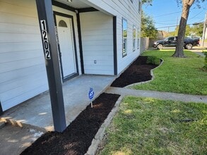 1202 3rd Ave N in Texas City, TX - Building Photo - Building Photo