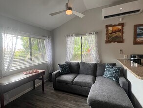 591 Kumulani Dr in Kihei, HI - Foto de edificio - Building Photo