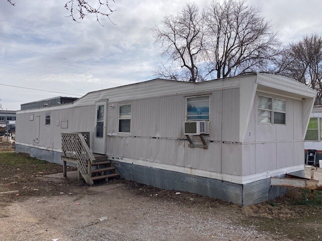 2703 W 24th St in Kearney, NE - Building Photo