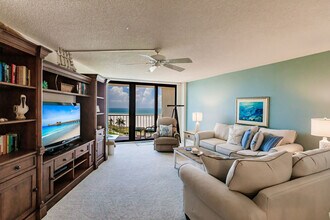 260 Seaview Ct in Marco Island, FL - Foto de edificio - Building Photo