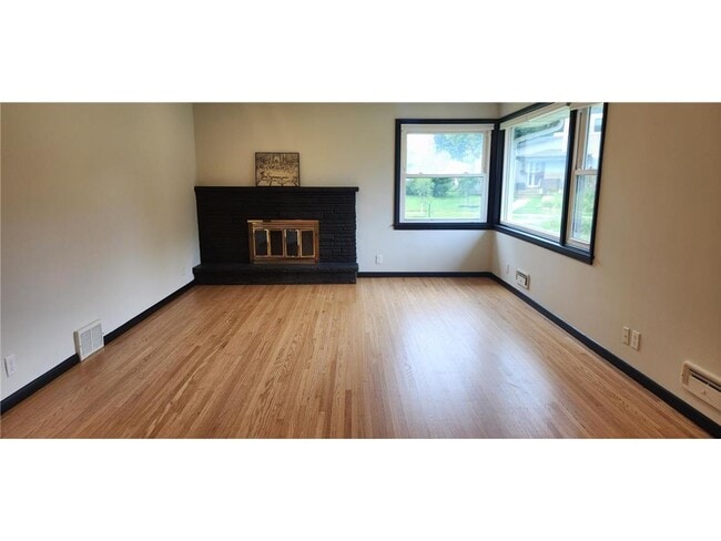 6115 Colfax Ln S in Minneapolis, MN - Building Photo - Building Photo