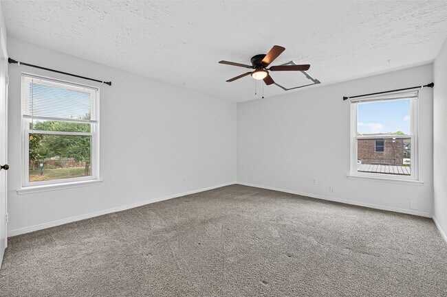 property at 830 Threadneedle St