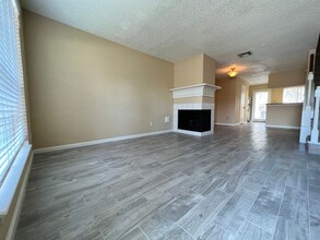 2808 Grants Lake Blvd in Sugar Land, TX - Building Photo - Building Photo