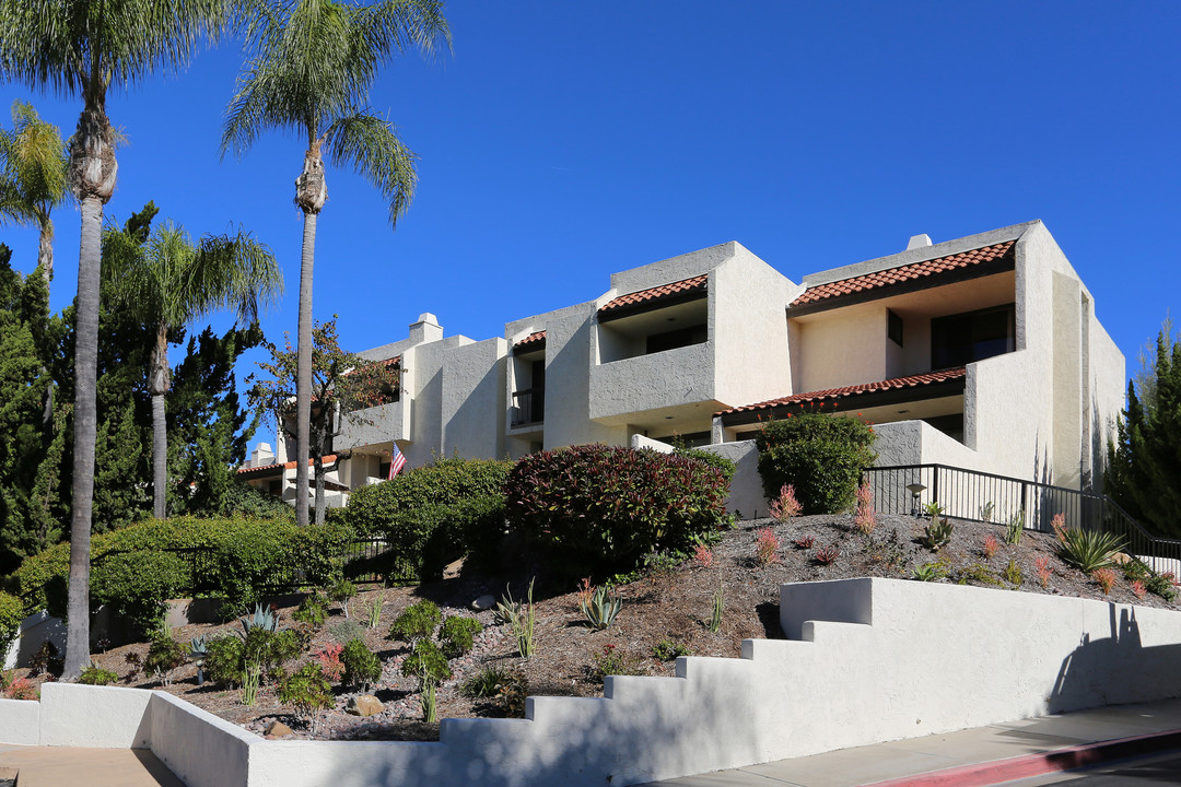 Vista del Cerro in San Diego, CA - Building Photo