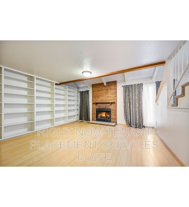 property at 1760 Woodbridge Ln