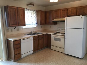 172 Spring Creek Pkwy in Spring Creek, NV - Building Photo - Building Photo