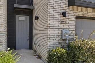 1904 Bethlehem St in Irving, TX - Building Photo - Building Photo