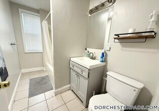17 Cawfield St in Boston, MA - Building Photo - Building Photo
