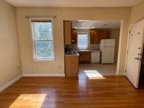 454 Green St, Unit 3 in Cambridge, MA - Building Photo - Building Photo