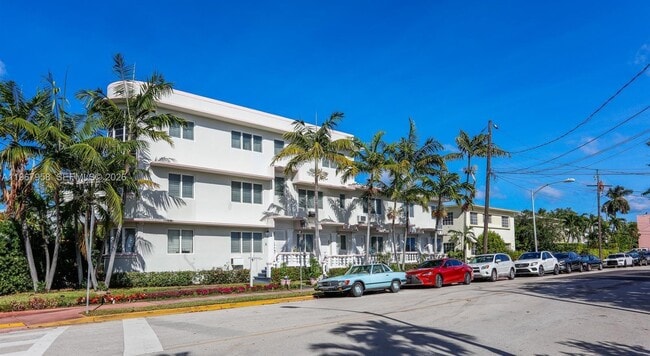 property at 841 W 40th St