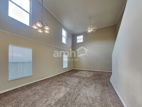 13727 Gentle Woods Ave in Riverview, FL - Building Photo - Building Photo