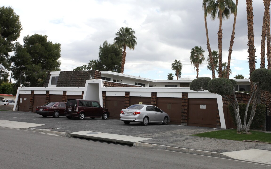 73675 Shadow Mountain Dr in Palm Desert, CA - Building Photo