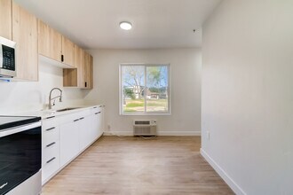 404 E 5600 S in Murray, UT - Building Photo - Building Photo