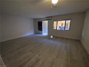 826 Wiggins Pass Rd-Unit -219 in Naples, FL - Building Photo - Building Photo