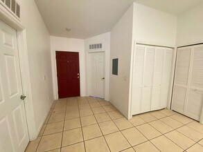 2810 Club Cortile Cir in Kissimmee, FL - Building Photo - Building Photo