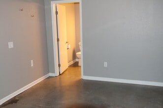 715 May St, Unit 324 in Kansas City, MO - Building Photo - Building Photo