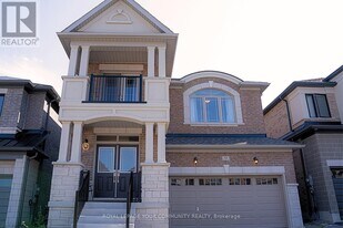 55 Bostock Dr in Georgina, ON - Building Photo