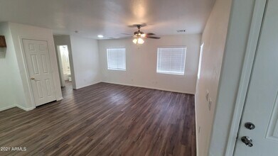 2205 W Morten Ave in Phoenix, AZ - Building Photo - Building Photo