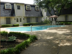 French Quarter Apartments in Waco, TX - Building Photo - Building Photo