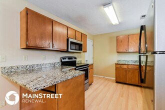 5378 Milhouse Rd in Indianapolis, IN - Foto de edificio - Building Photo