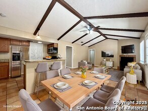 6815 Forest Haven St in San Antonio, TX - Building Photo - Building Photo