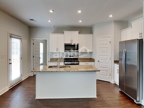 5018 Mountain Springs Rd in Nashville, TN - Building Photo - Building Photo