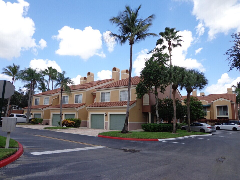11771 St Andrews Place in Wellington, FL - Building Photo