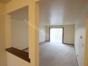 1000 Old Brick Rd in Auburn, IN - Building Photo - Building Photo