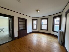 39 Michigan Ave, Unit 1 in Somerville, MA - Building Photo