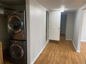 1468 Davison St, Unit A in North Pole, AK - Foto de edificio - Building Photo