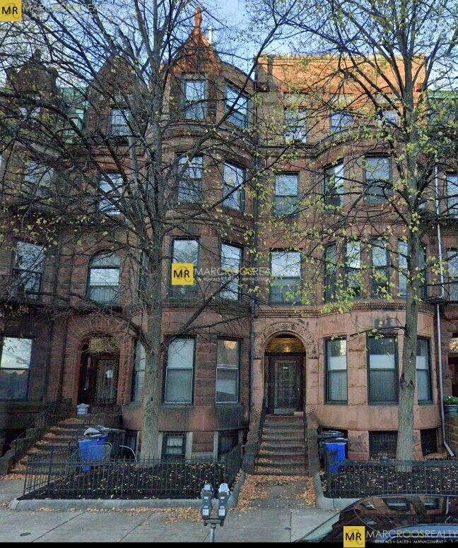 property at 465 Commonwealth Ave