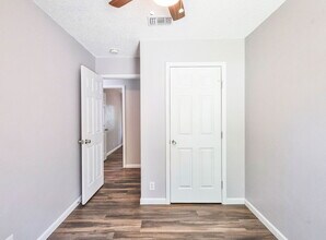 1007 Echo Ln in Austin, TX - Building Photo - Building Photo