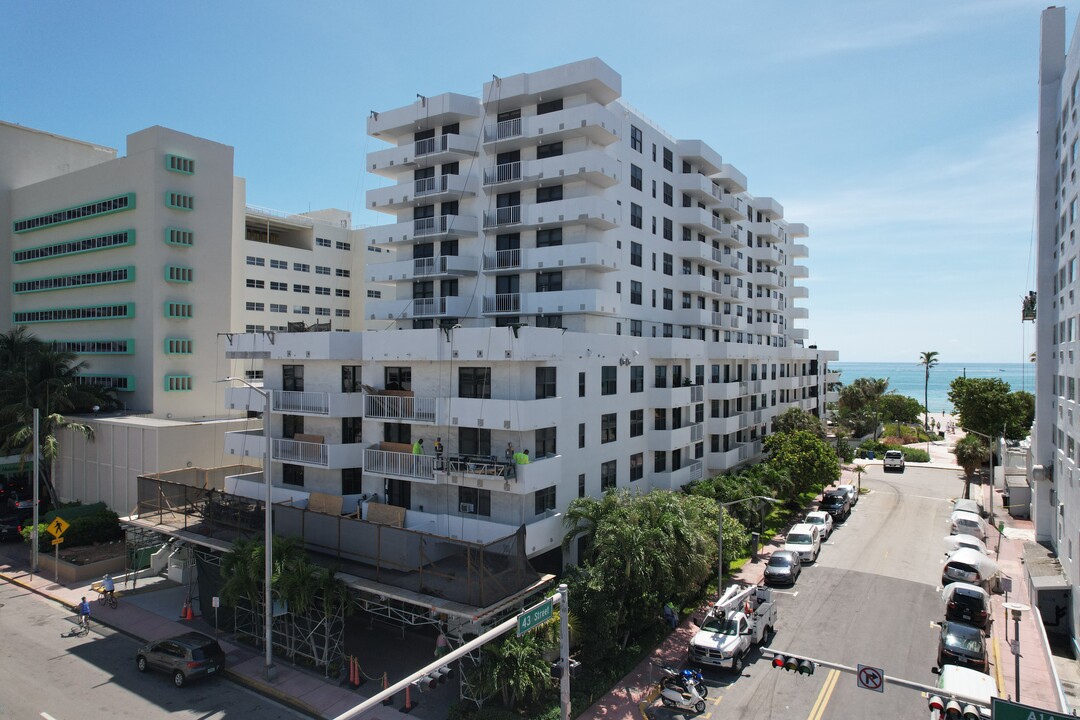 Vendome Place in Miami Beach, FL - Building Photo