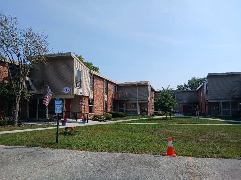 Lakeview Village in Sheboygan, WI - Foto de edificio