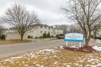 Country Club Manor Apartments photo'