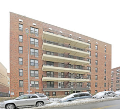 13710 Franklin Ave in Flushing, NY - Foto de edificio - Building Photo