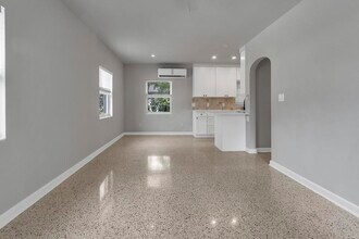 17 Ocean Breeze in Lake Worth Beach, FL - Building Photo - Building Photo