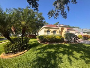 11820 Lancashire Dr in Tampa, FL - Building Photo - Building Photo
