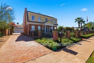 525 W Lynwood St in Phoenix, AZ - Building Photo