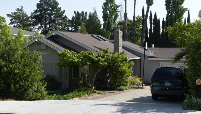 2448 Buena Vista Ave in Walnut Creek, CA - Building Photo - Building Photo