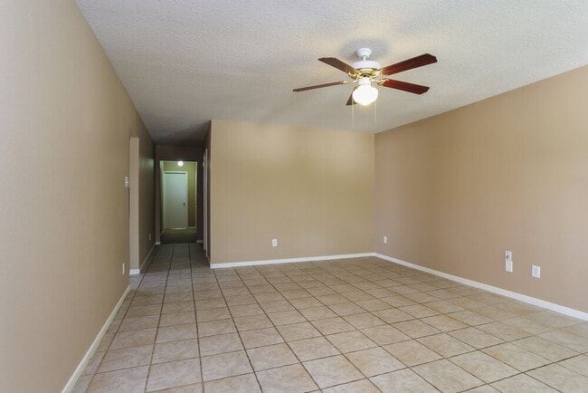 13230 Firebrick Dr in Houston, TX - Building Photo - Building Photo