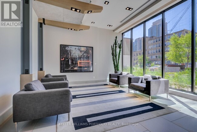 400 Wellington St W in Toronto, ON - Building Photo - Building Photo