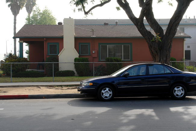 604 S Osage Ave in Inglewood, CA - Building Photo - Building Photo