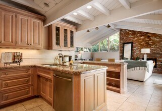 905 Camino Viejo Rd in Santa Barbara, CA - Building Photo - Building Photo