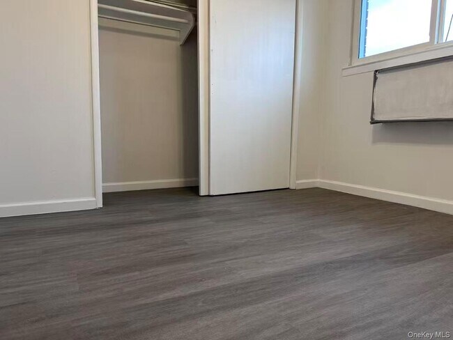 81-05 149th Ave-Unit -1Fl+Basement in Queens, NY - Foto de edificio - Building Photo