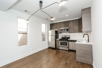 1418 W Blackhawk St in Chicago, IL - Building Photo - Building Photo