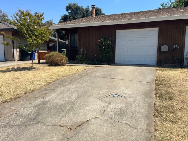 9088 Salmon Falls Dr in Sacramento, CA - Building Photo - Building Photo