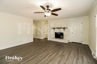 1810 Chestnut Dr in High Point, NC - Building Photo - Building Photo