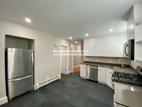 23 Elmer St, Unit 1 in Cambridge, MA - Foto de edificio - Building Photo